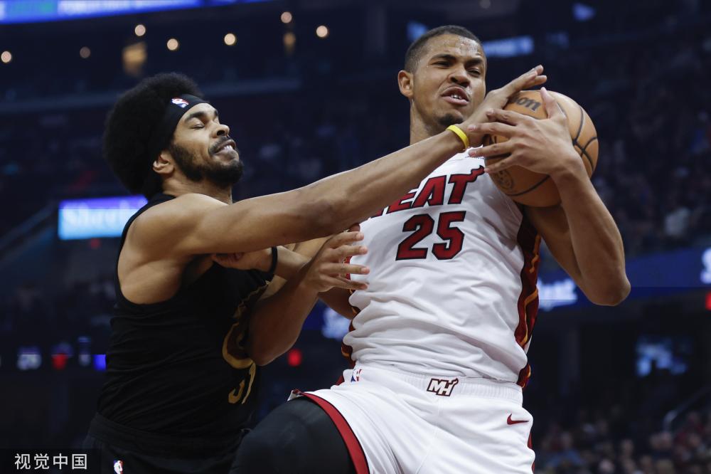 球队中场的 球队中场的